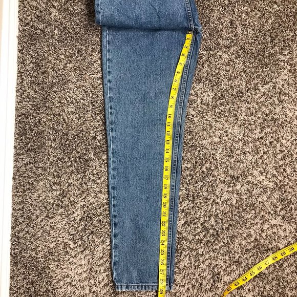 Vintage Guess Jeans Made in America High rise Medium Wash Tapered leg Mom Jean - Picture 9 of 9